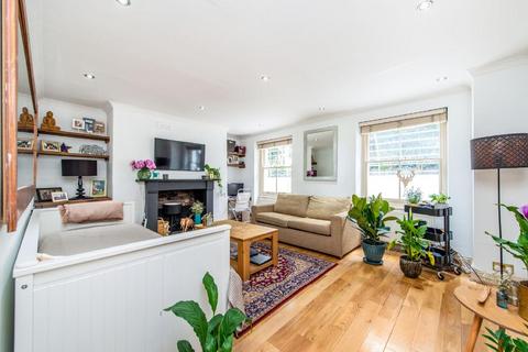 32a Richmond Crescent, London, N1 0LY