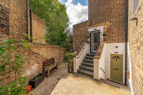 32a Richmond Crescent, London, N1 0LY