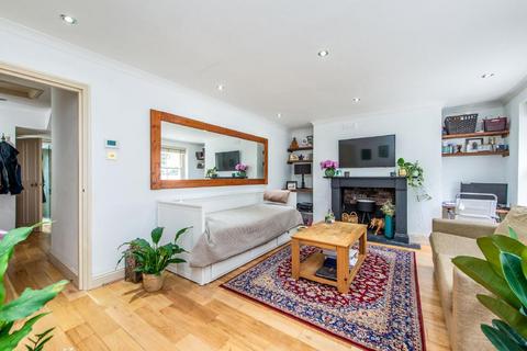 32a Richmond Crescent, London, N1 0LY