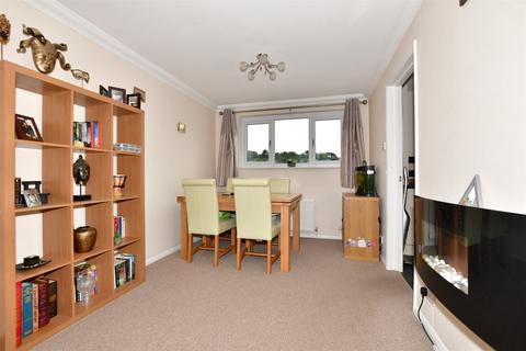 11 Chalcroft Road, Folkestone, CT20 3NG
