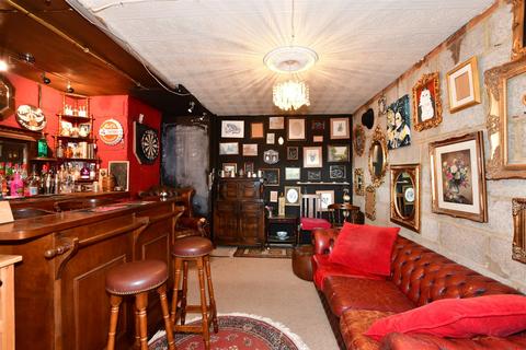 11 Chalcroft Road, Folkestone, CT20 3NG