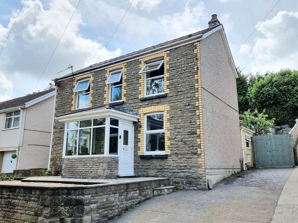 Clydach Road, Ynystawe, Swansea 3 bed detached house for sale £275,000