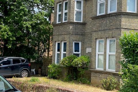 2 bedroom apartment to rent, Castle Road, Southampton SO18