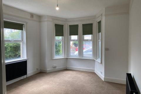 2 bedroom apartment to rent, Castle Road, Southampton SO18