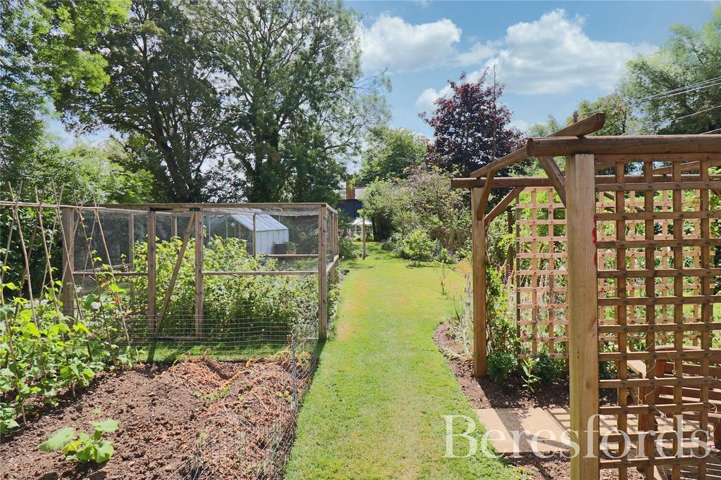 Chignal St. James, Chelmsford, CM1 3 bed detached house for sale £650,000