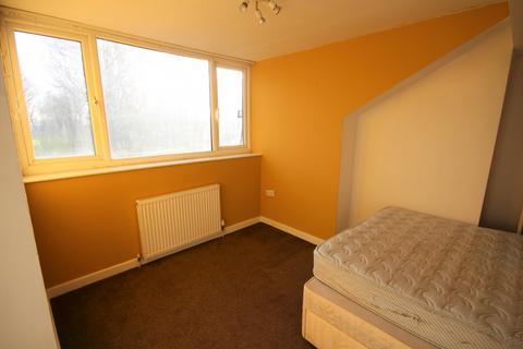 3 bedroom terraced house to rent, Kirkwall Avenue, Leeds, West Yorkshire, LS9