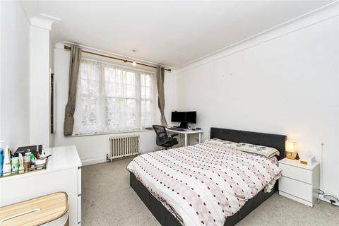 undefined, Putney Hill, Putney, SW15