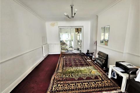 3 bedroom detached house for sale - Broadhurst Avenue, Edgware HA8
