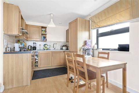 2 bedroom apartment to rent, Maltings Close, London, E3