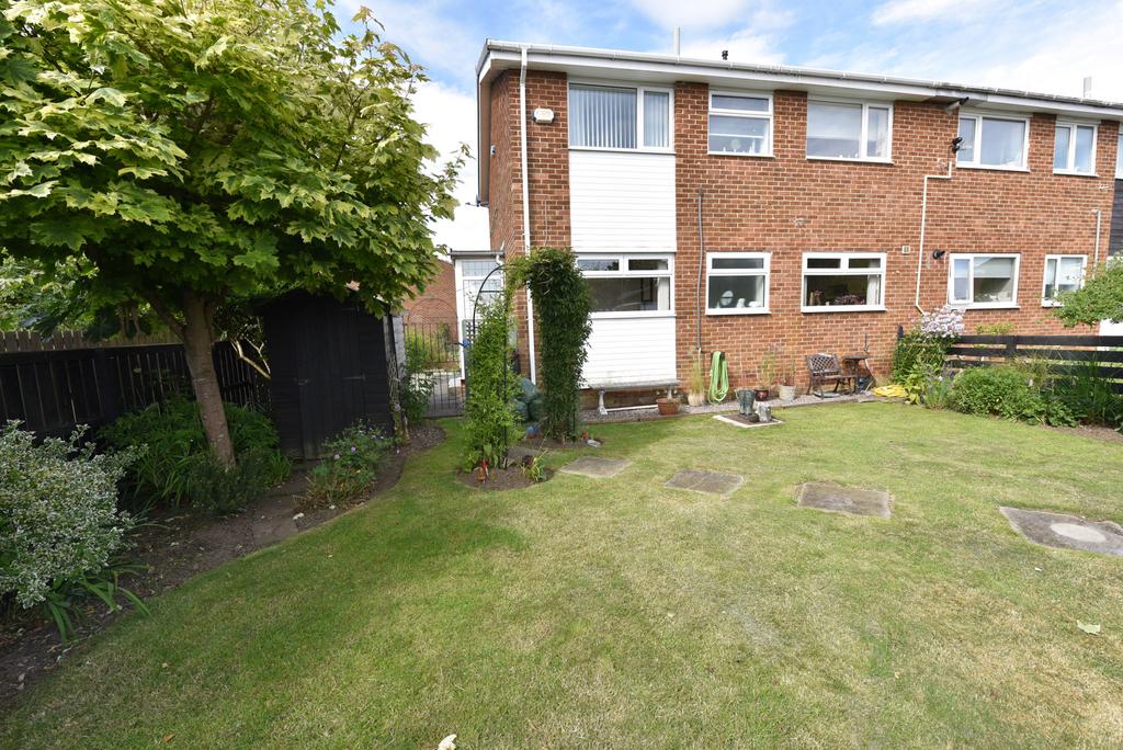 Fenton Close, Waldridge Park, Chester... 2 bed flat £92,500