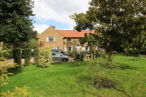 2 bedroom end of terrace house to rent, Symonds Lane, Grantchester