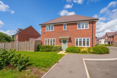 6 Lavinia Close, Worcester, WR2 5GT