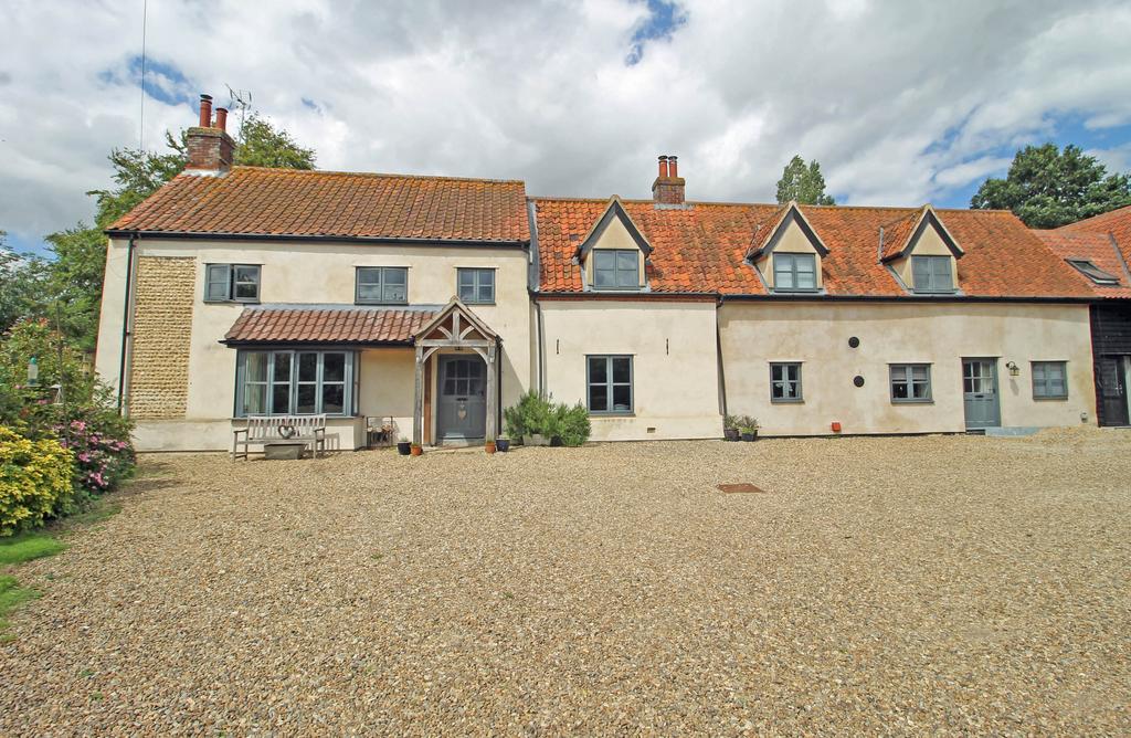 The Street, Hindolveston, Dereham NR20 5 bed character property to rent
