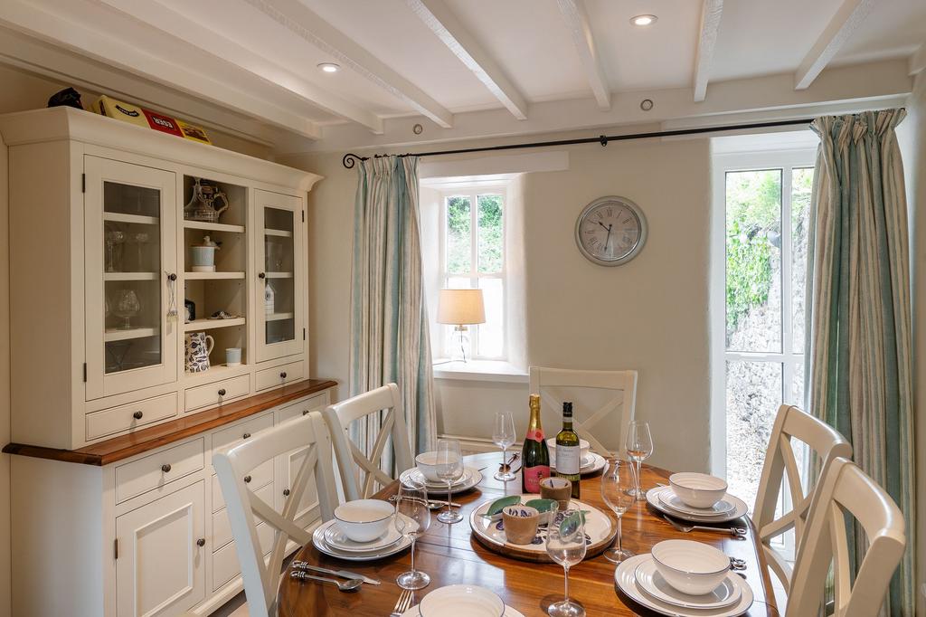 Springwell Barn, East Cornworthy: Dining Room