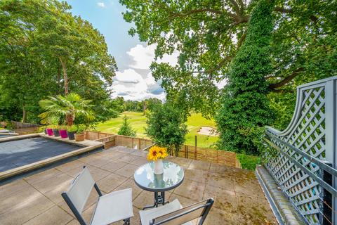 21 Golf Side, Twickenham, TW2 5NR