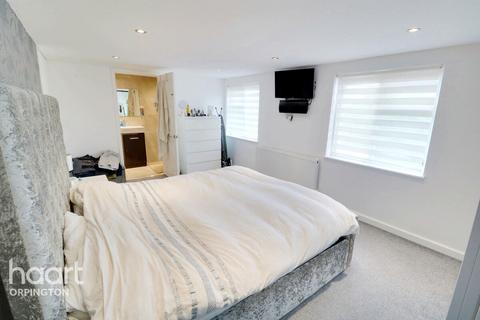 85 Barnfield Road, Orpington, BR5 3LS