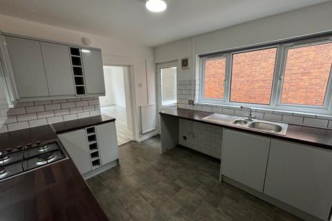 3 bedroom terraced house to rent, Maddox Street Clydach Vale - Tonypandy