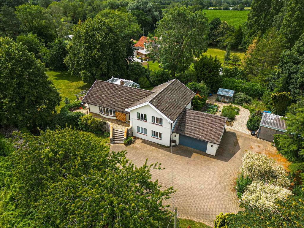 Home Farm Lane, Morley St. Peter, Wymondham, Norfolk, NR18 5 bed