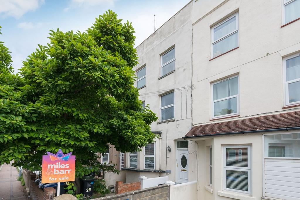Crescent Road, Ramsgate, CT11 1 bed flat - £135,000