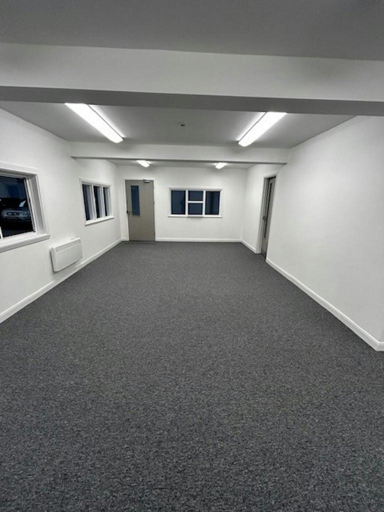 Unit 1 A Chertsey Road Industrial Estate Office.j