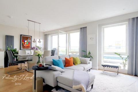 3 bedroom apartment to rent, Anderson Square, London