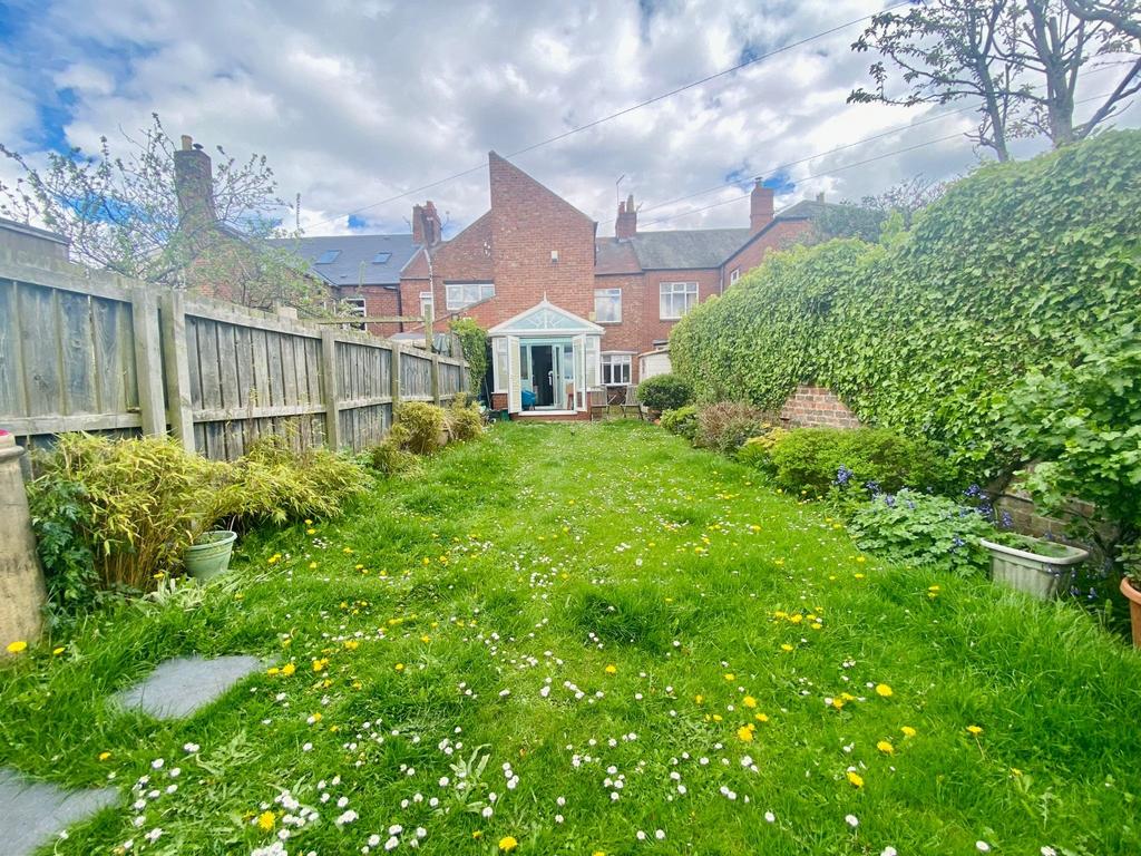 Lawe Road, South Shields, Tyne and Wear, NE33 4 bed terraced house for