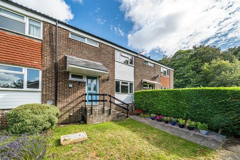 6 Lower Hanger, Haslemere, GU27 1LU