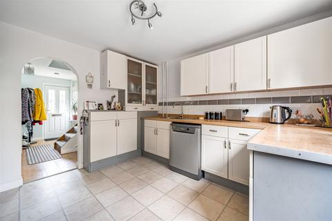 6 Lower Hanger, Haslemere, GU27 1LU