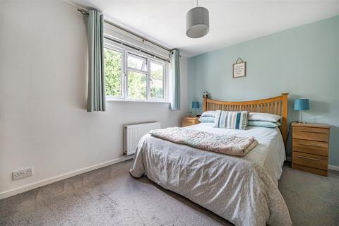 6 Lower Hanger, Haslemere, GU27 1LU