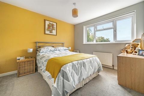6 Lower Hanger, Haslemere, GU27 1LU