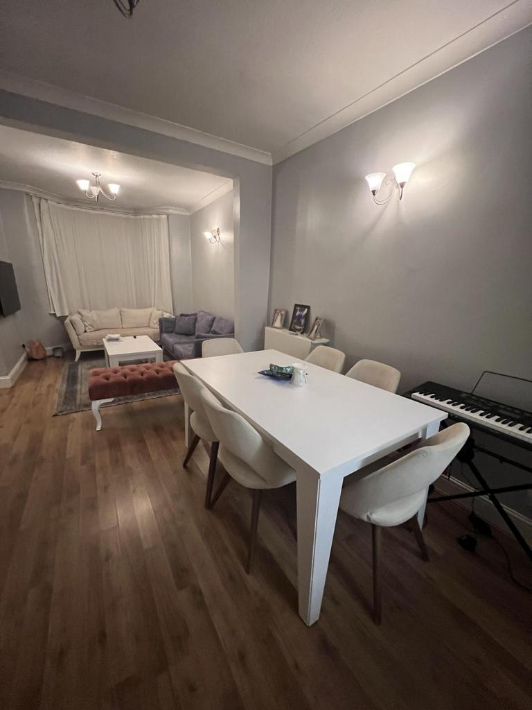 2 Bedroom House For Sale on King... 2 bed terraced house for sale £