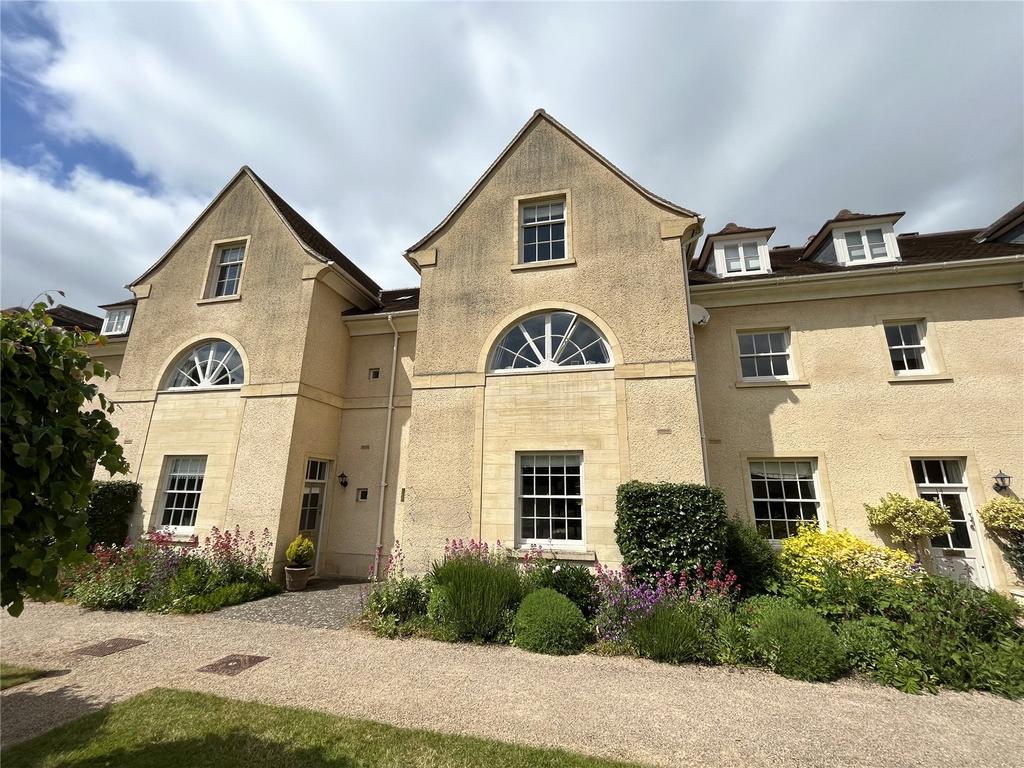 The Stables, Lechlade, Gloucestershire, GL7 4 bed terraced house for