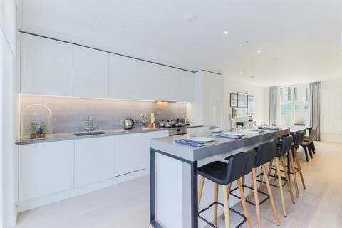 4 bedroom terraced house to rent, Admiralty Avenue, Royal Wharf, London, E16