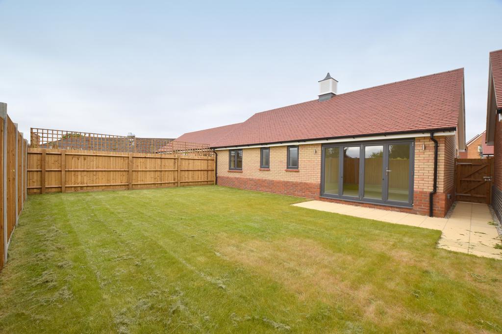 Brendon Drive, Rushmere St. Andrew, Ipswich, IP5 2 bed bungalow for