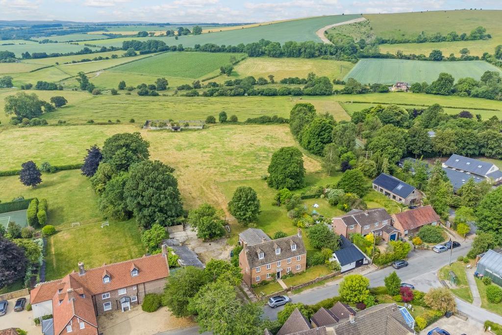 Ogbourne St. SN8 4 bed farm house £1,300,000
