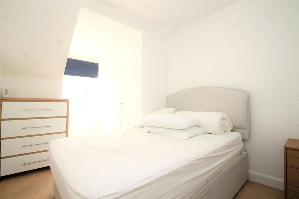 Park Street, Camberley, Surrey, GU15 1 bed apartment for sale £150,000