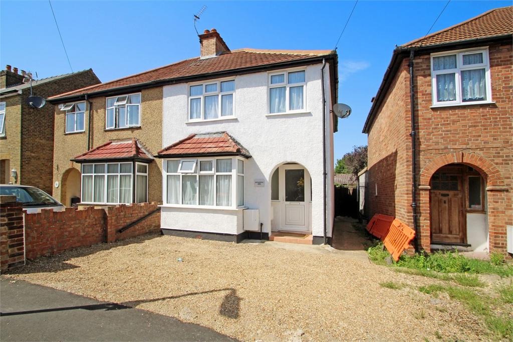 Chiltern View Road, UXBRIDGE, Middlesex 3 bed semidetached house for
