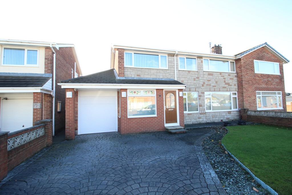 Mill Crescent, Hebburn, Tyne and Wear, NE31 3 bed semidetached house