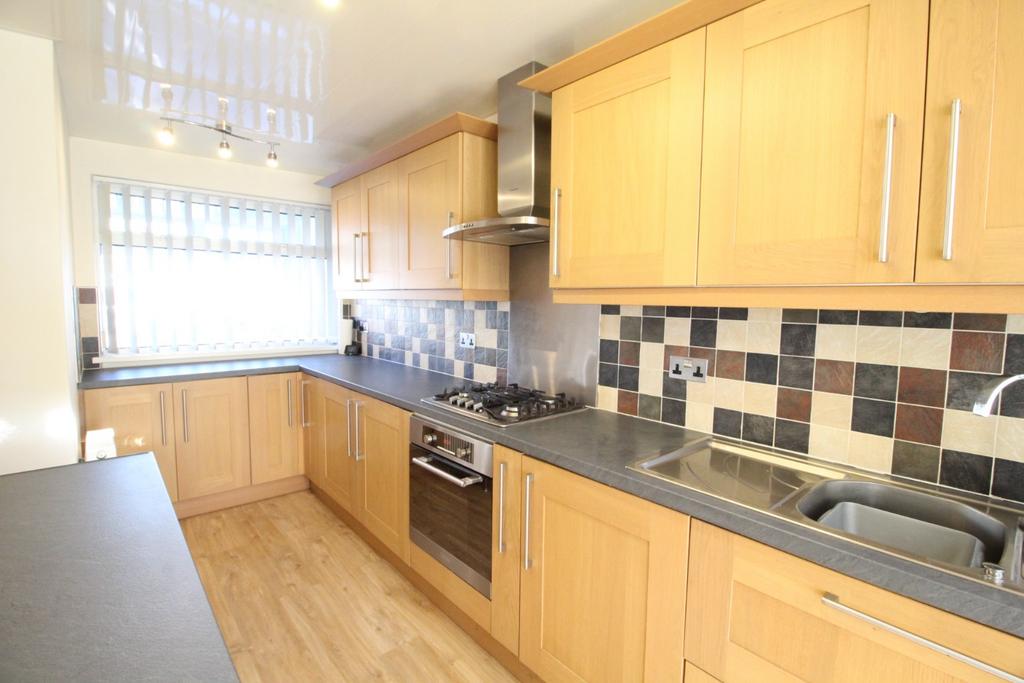 Mill Crescent, Hebburn, Tyne and Wear, NE31 3 bed semidetached house