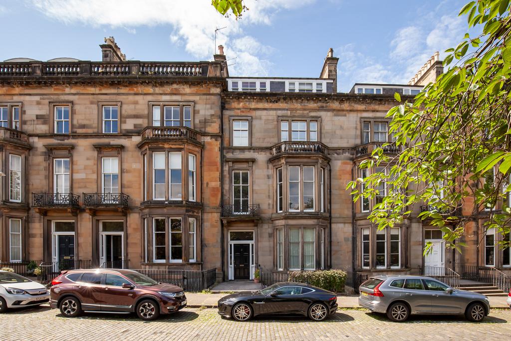Buckingham Terrace, Edinburgh EH4 2 bed flat £395,000