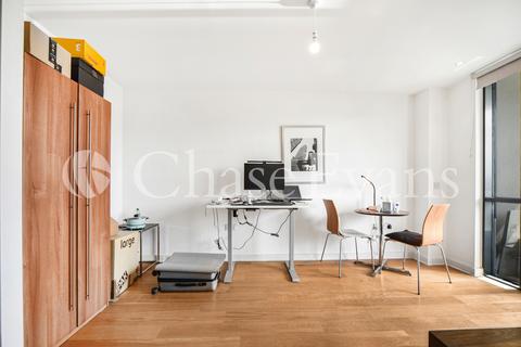 Studio for sale, Forge Square, Isle Of Dogs, London, E14