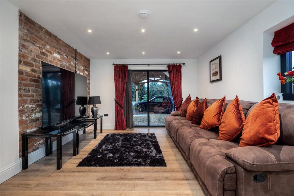 Bedroom/Sitting