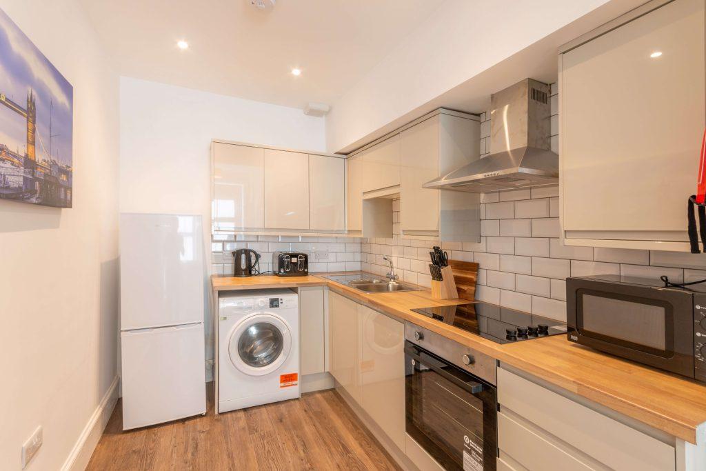 1481L Temple Park Crescent, Edinburgh, EH11 1HX 3 bed flat £2,175
