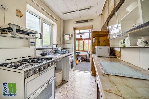 89 Riverdene, Edgware, HA8 9TB
