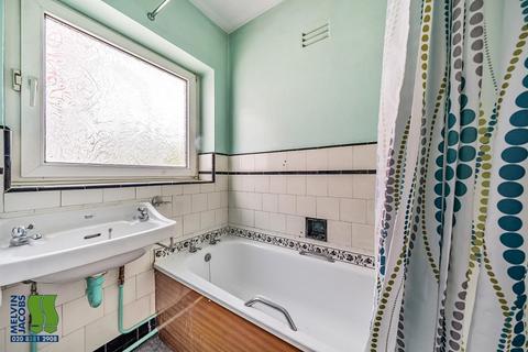 89 Riverdene, Edgware, HA8 9TB