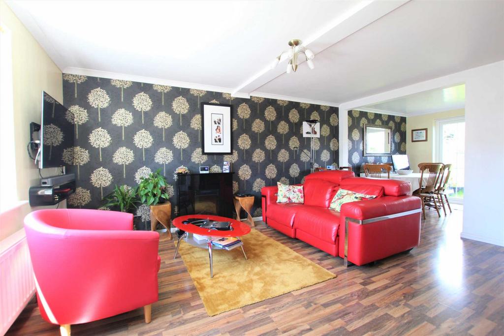Mead Vale, WestonsuperMare 3 bed end of terrace house for sale £249,500