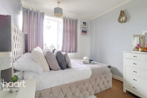 3 bedroom apartment for sale, Tudor Parade, Clacton-On-Sea