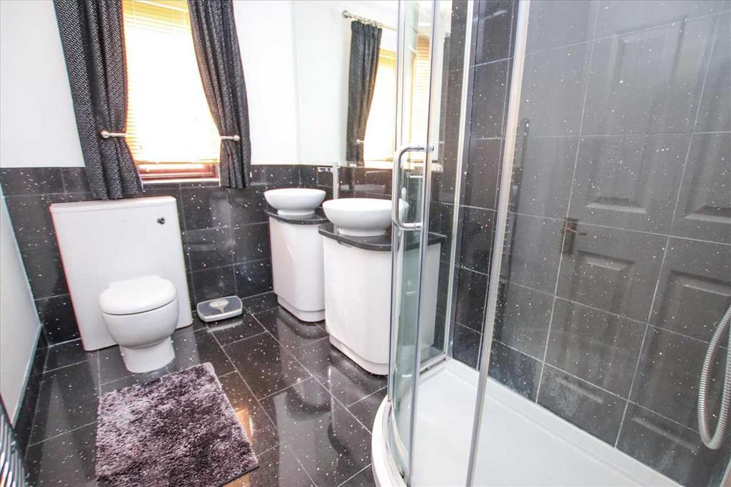 Ensuite to Bedroom