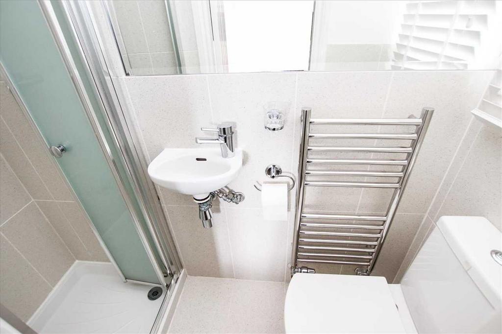 Ensuite to Bedroom