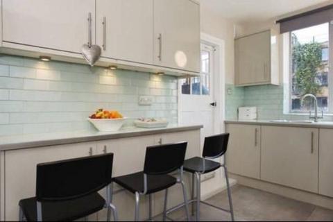 4 bedroom flat to rent, Margery Street